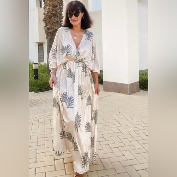 NWT Zara Wrinkled Effect Printed Satin Maxi Dress in Ecru, Size Large - Picture 2 of 8